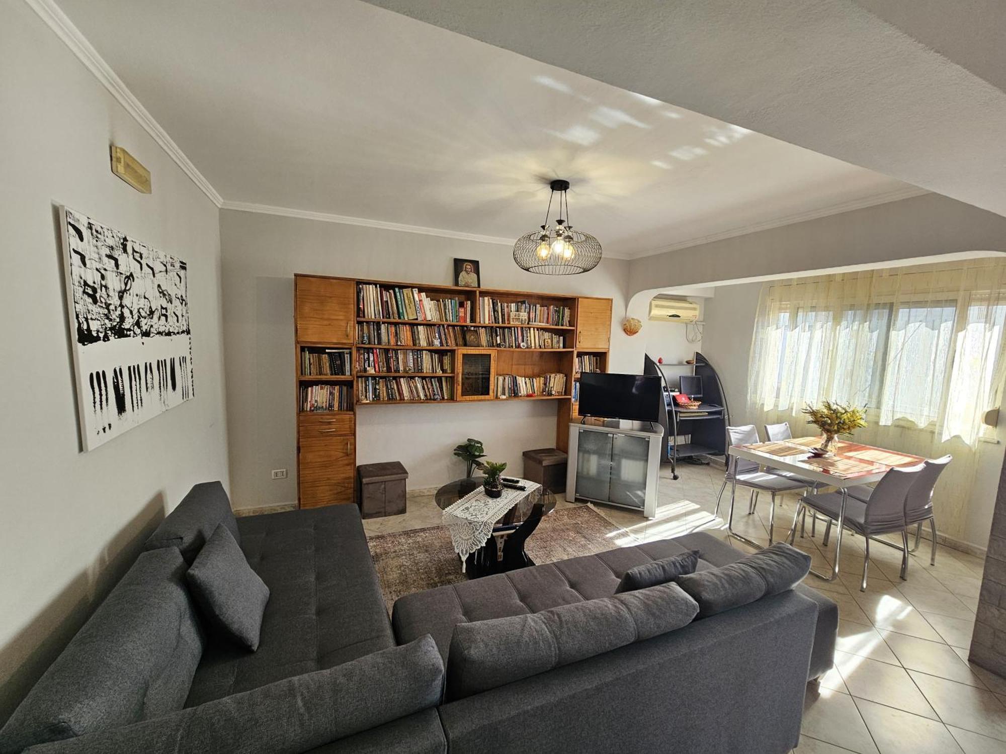 Library Apartment By Bohem Rentals Durrës Kültér fotó