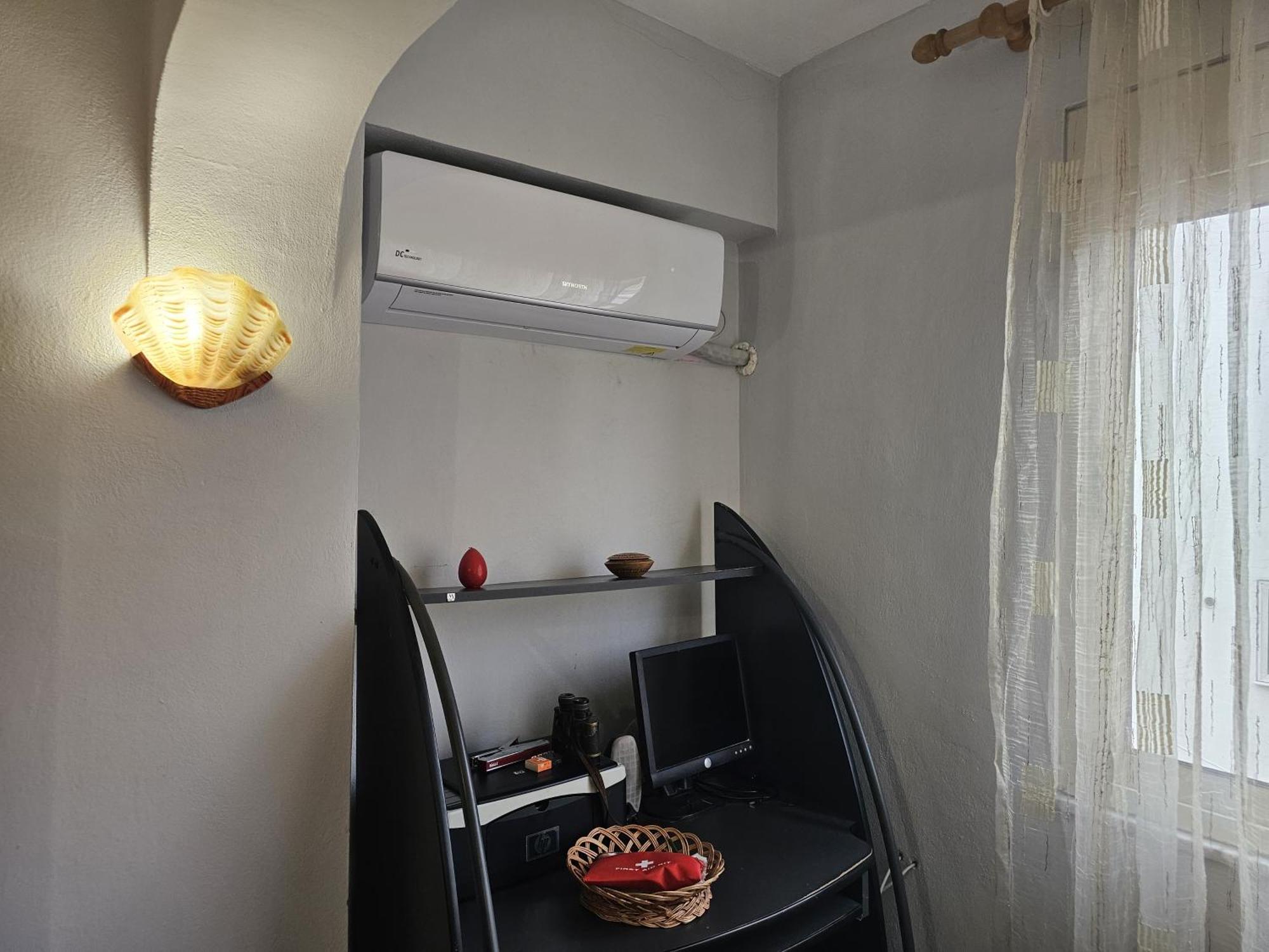 Library Apartment By Bohem Rentals Durrës Kültér fotó
