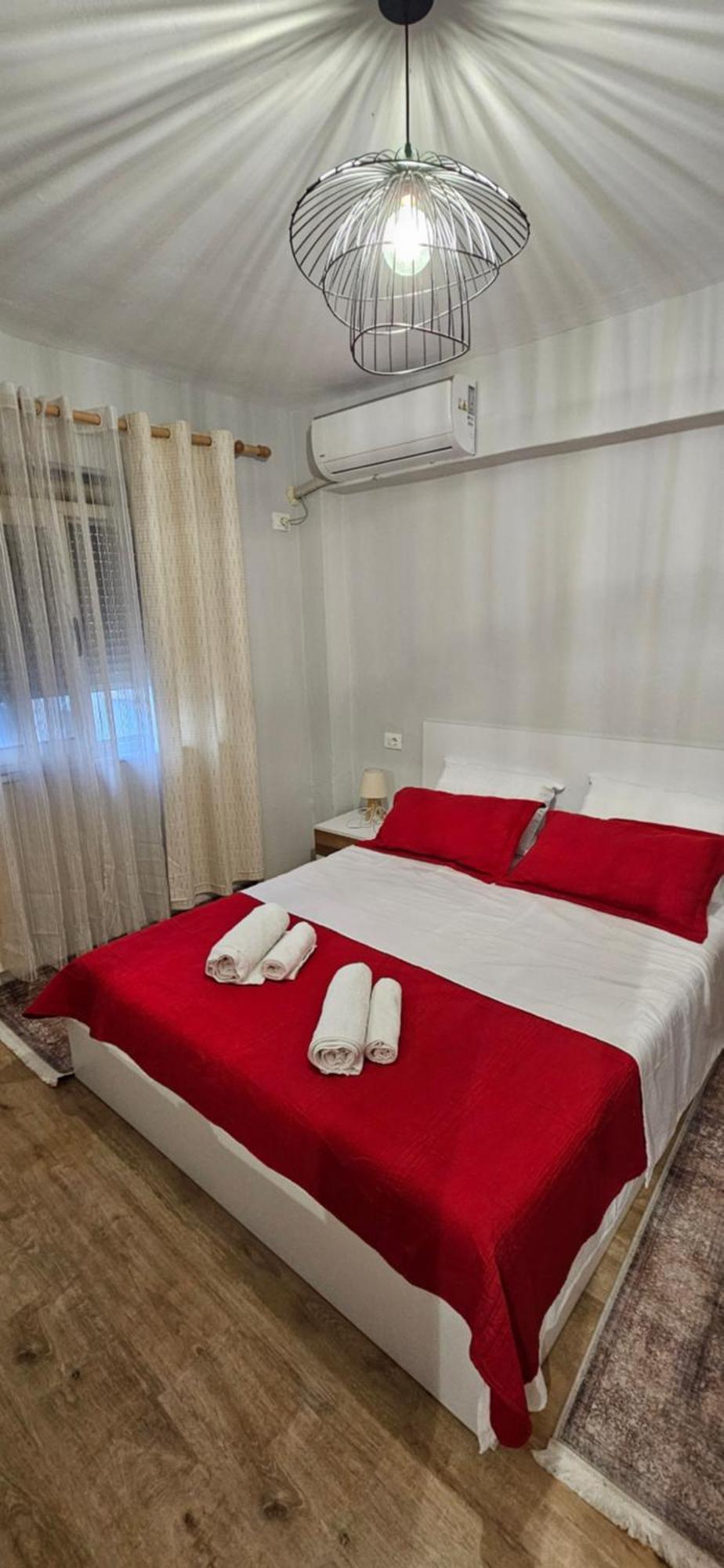 Library Apartment By Bohem Rentals Durrës Kültér fotó